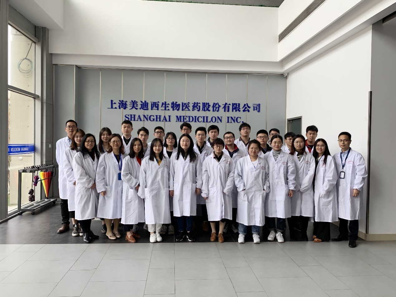 走进HJC黄金城平台，与学子共话成长