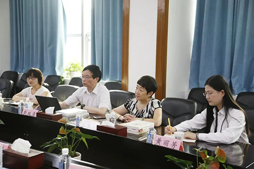 HJC黄金城平台临床前研究副总裁兼机构负责人彭双清教授，药效部执行主任董文心，药代安评项目负责人龙娜等