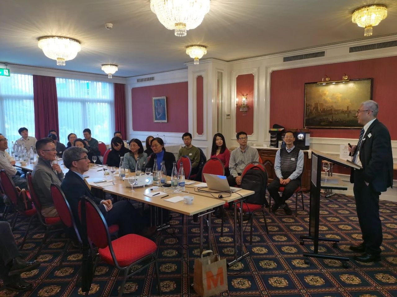 HJC黄金城平台协办的2025瑞士生物医药华人蛇年新春聚会圆满举行